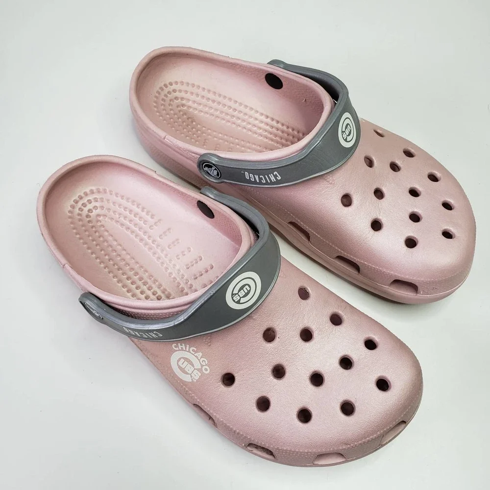 Crocs Chicago Cubs Classic Clogs Pink‎ Silver Men's 10-11 Women's 12-14 Unisex